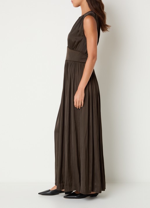 Sofie Schnoor Linsw maxi jurk met plooidetail - voorkant 4 donkerbruin