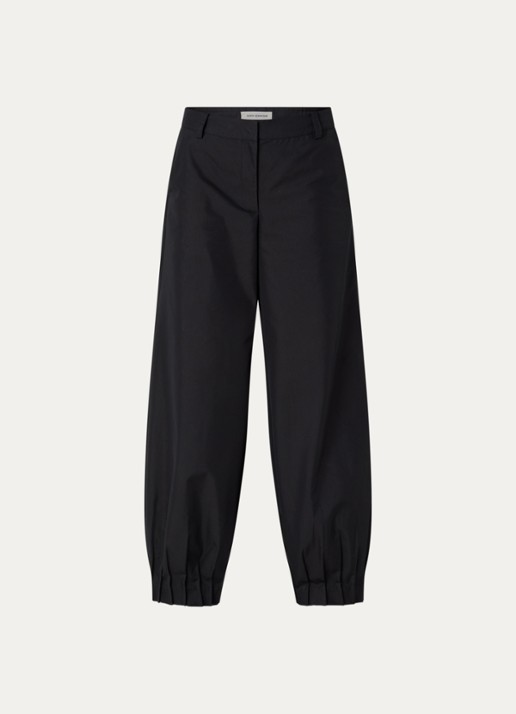 Sofie Schnoor Louanasw high waist balloon fit pantalon met plooidetail - voorkant 3 zwart