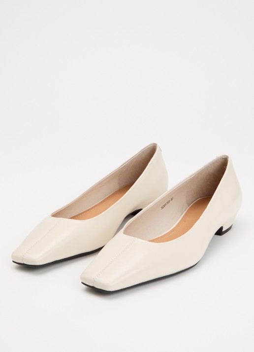 Sofie Schnoor Mille pump van leer - detail gebroken wit