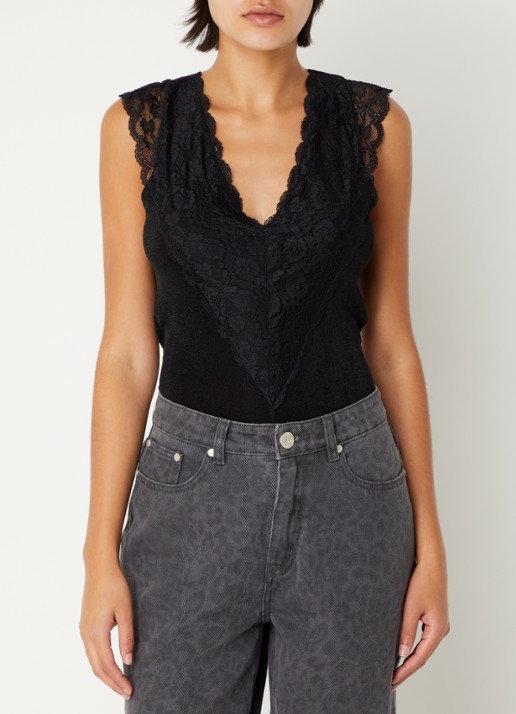 Sofie Schnoor Pansy top van kant met V-hals - detail 3 zwart
