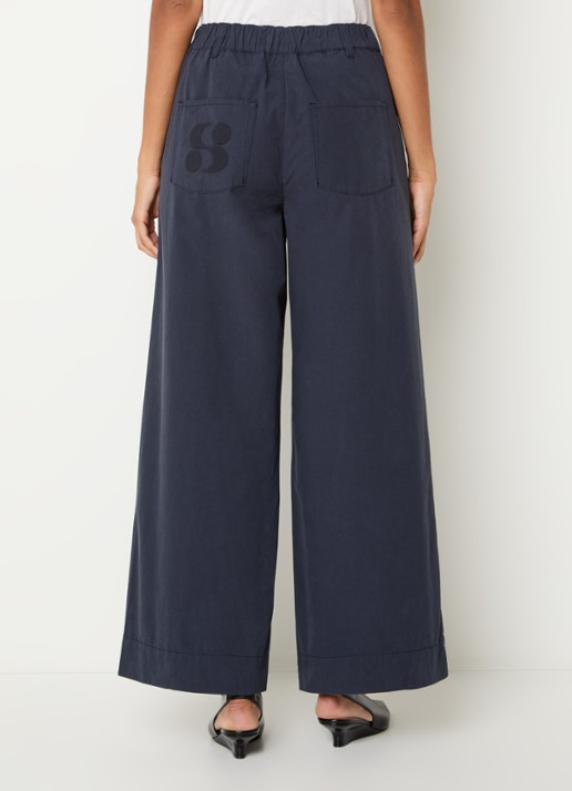 Sofie Schnoor Reine mid waist wide fit chino  - achterkant 3 donkerblauw