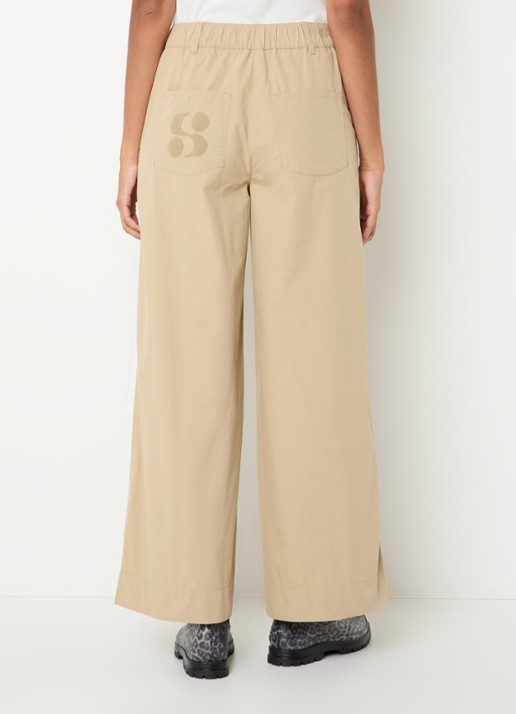 Sofie Schnoor Reine mid waist wide fit chino  - achterkant 4 zand