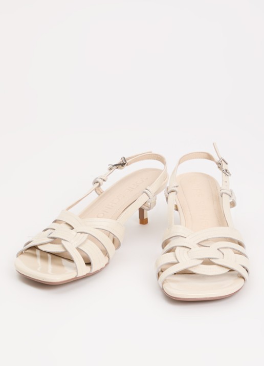 Sofie Schnoor Rosalindsw sandalette van lakleer met gevlochten detail - detail 2 gebroken wit