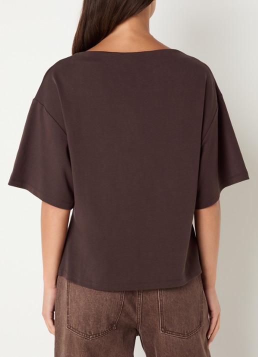 Sofie Schnoor Teasw T-shirt met boothals - achterkant 4 donkerbruin