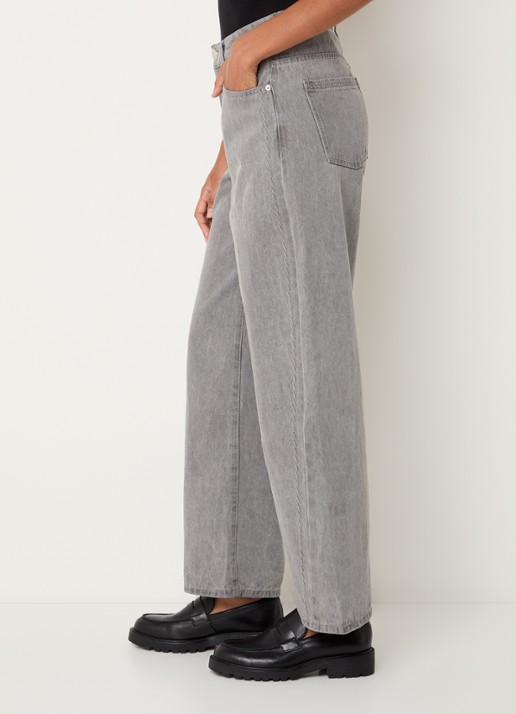 Sofie Schnoor Valencia high waist tapered jeans met gekleurde wassing - detail 2 lichtgrijs