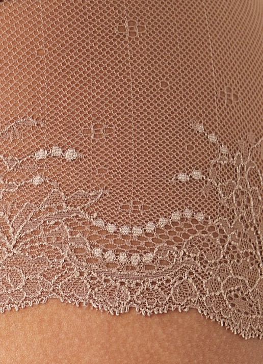 SPANX Undie-Tectable corrigerende slip met kant - detail 3 lichtbruin