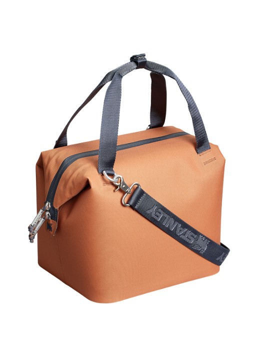 Stanley De All-Day Julienne Mini koeltas 7 liter - achterkant oranjebruin