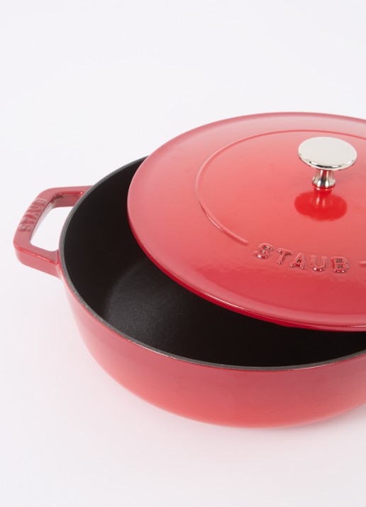 Staub Chistera sauteerpan 24 cm - voorkant 2 kersenrood