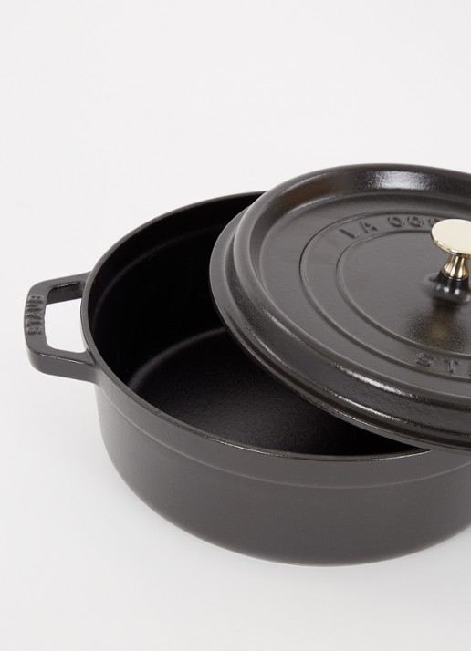 Staub Cocotte Ø26 cm - voorkant 2 zwart