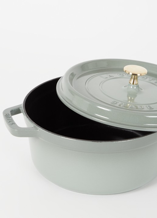Staub Staub Cocotte braadpan Ø24 cm - voorkant 2 olijfgroen