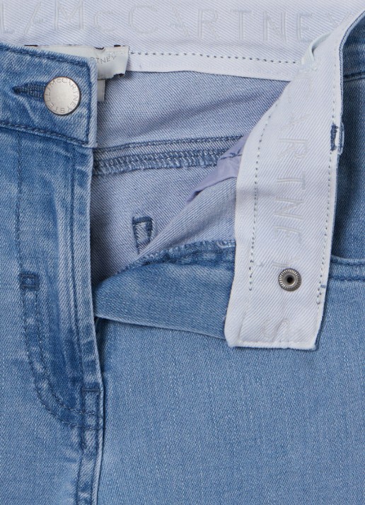 Stella McCartney High waist flared jeans met stretch en logo - detail indigo
