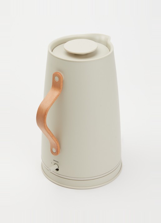 Stelton Emma waterkoker 1,2 liter  - voorkant 2 beige
