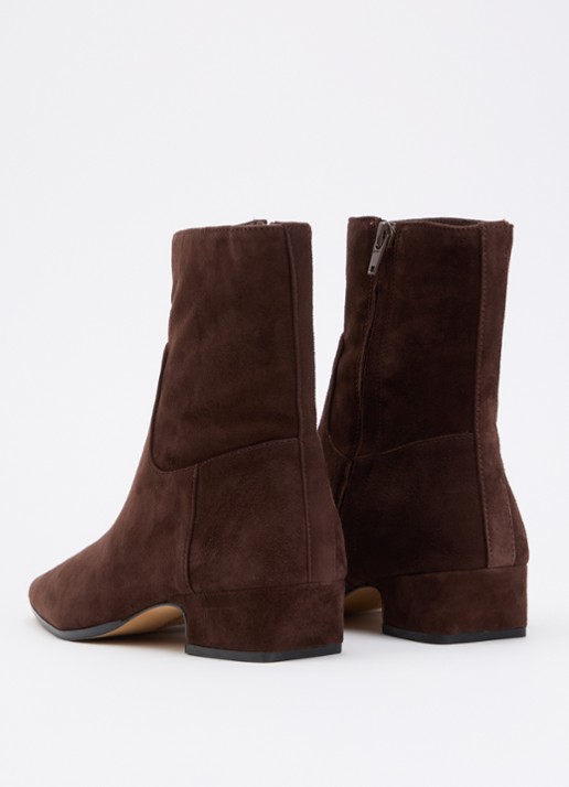 Steve Madden Dusty enkellaarsje van suède - achterkant donkerbruin