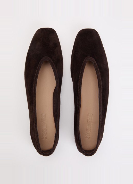 Steve Madden Leni ballerina van suède  - detail 4 donkerbruin