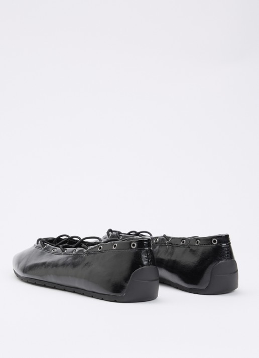 Steve Madden Pointe ballerina met lakfinish  - achterkant zwart