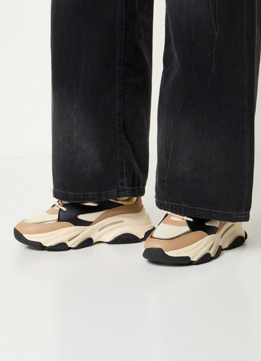 Steve Madden Progressive sneaker met metallic finish - voorkant 6 camel