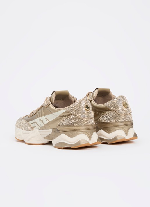 Steve Madden Setback-R sneaker met strass - achterkant goud