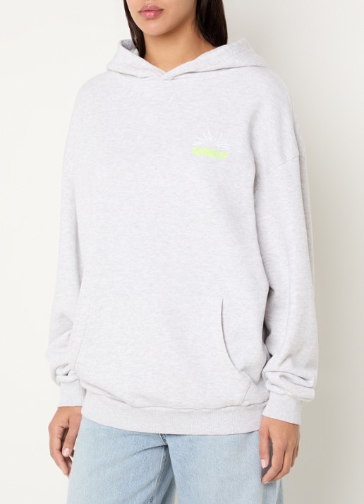 Stieglitz Guga hoodie met front- en backprint - achterkant 3 lichtgrijs