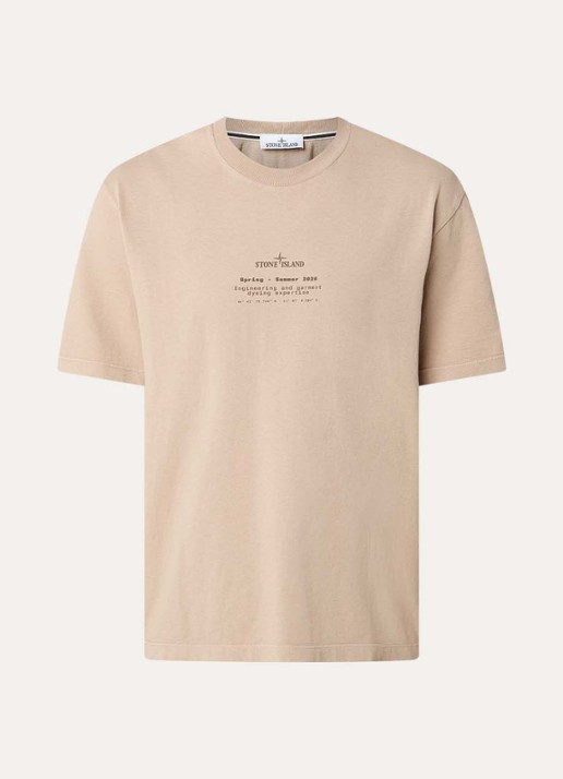 Stone Island 12002 T-shirt met logo- en backprint - voorkant beige
