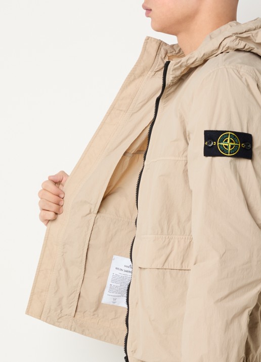 Stone Island 12572 regenjack met capuchon en klepzakken - detail 5 beige
