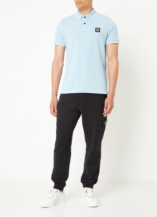 Stone Island 2SC18 slim fit polo van  piqué katoen met logo - voorkant 2 lichtblauw