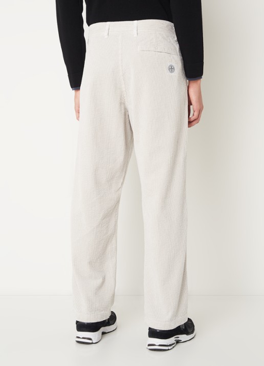 Stone Island 32411 straight leg chino van corduroy met steekzakken - achterkant 3 lichtgrijs