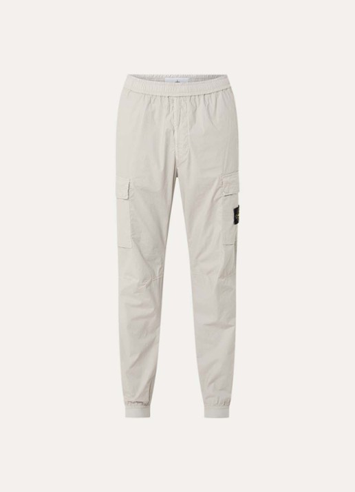 Stone Island 93582 tapered fit cargobroek met steekzakken en logo - voorkant 5 grijs