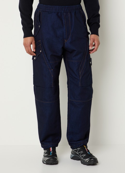 Stone Island K2S15 straight fit cargobroek van denim met klepzakken en logo