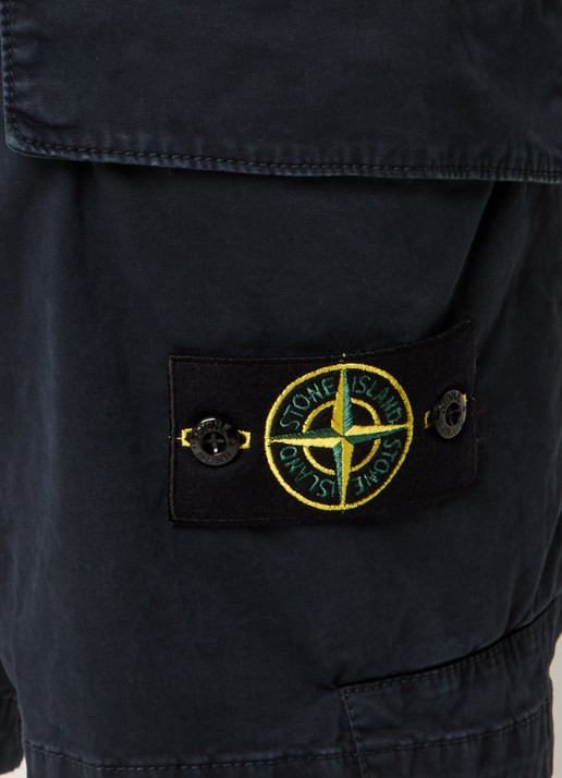 Stone Island S0004 Straight fit korte cargobroek met logo - detail 3 donkerblauw