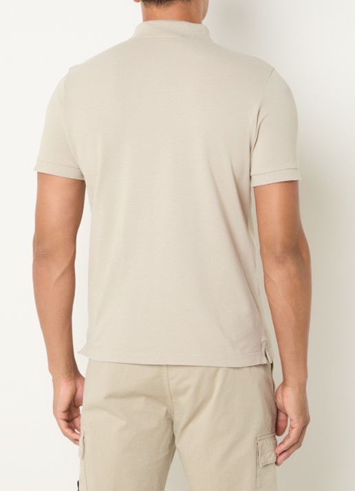 Stone Island S0017 slim fit polo van piqué katoen met logo - achterkant 3 zand