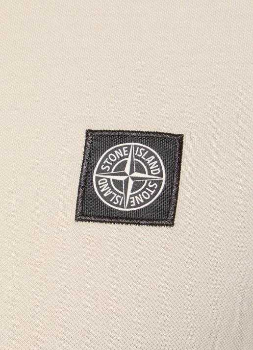 Stone Island S0017 slim fit polo van piqué katoen met logo - detail 2 zand