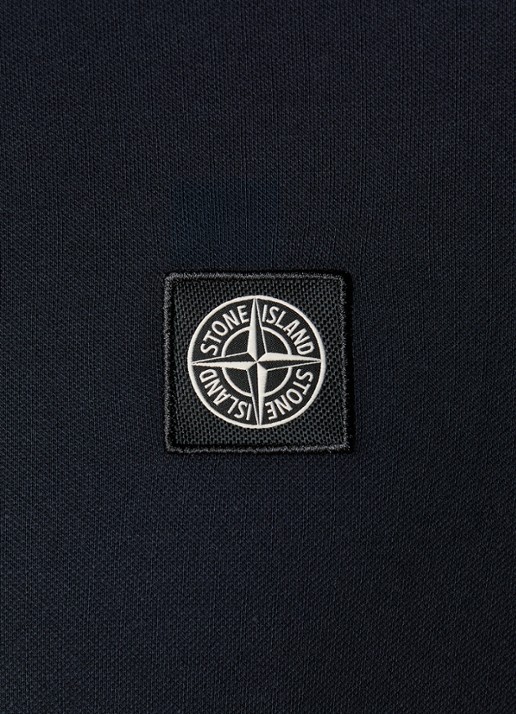 Stone Island S0018 slim fit polo van piqué katoen met logoborduring - detail 3 donkerblauw
