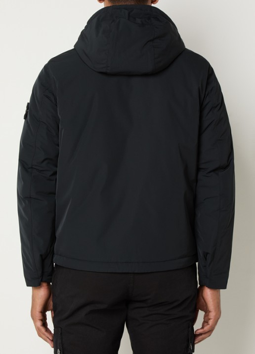 Stone Island S0026 gewatteerd jack met capuchon en steekszakken - achterkant 3 zwart