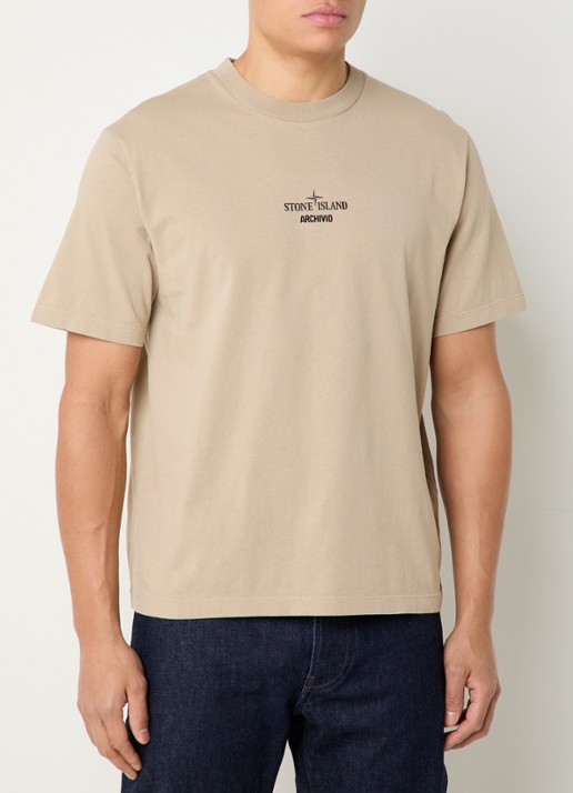 Stone Island S0091 Archivio T-shirt met logo- en backprint - achterkant beige