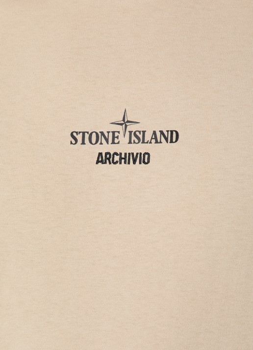 Stone Island S0091 Archivio T-shirt met logo- en backprint - detail 3 beige