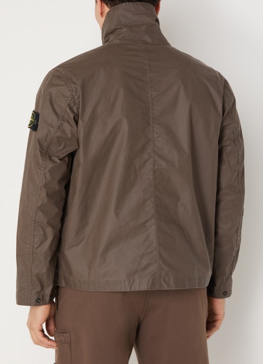 Stone Island S0290 Jack met klepzakken en logo - achterkant donkerbruin