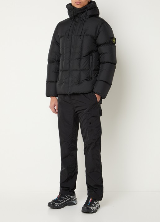 Stone Island S0302 puffer jack met donsvulling en capuchon - voorkant 2 zwart