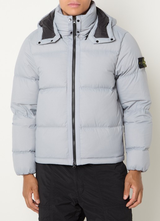 Stone Island S0483 puffer jacket met donsvulling en afneembare capuchon