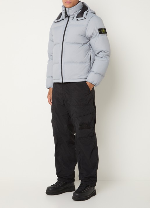 Stone Island S0483 puffer jack met donsvulling en afneembare capuchon - voorkant 2 lichtgrijs
