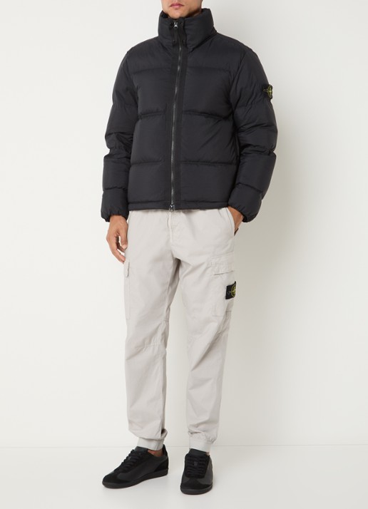 Stone Island S0483 puffer jacket met donsvulling en afneembare capuchon - voorkant 2 zwart