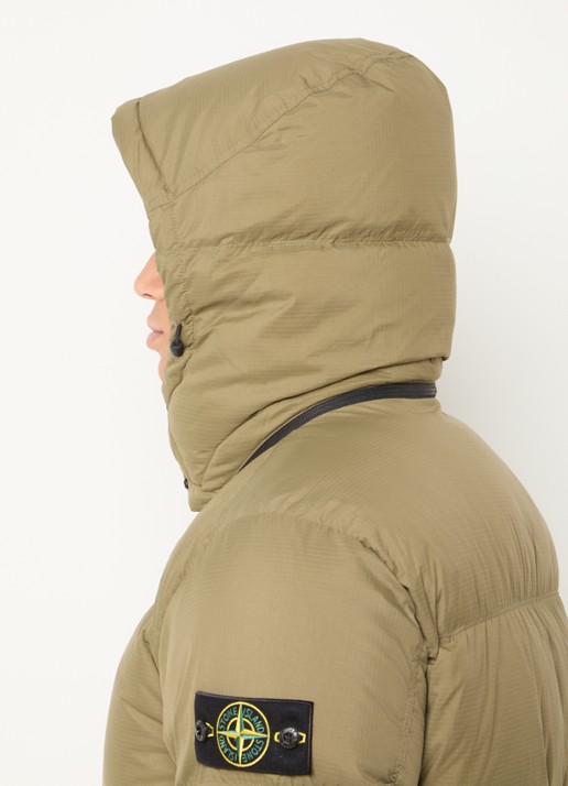 Stone Island S0483 puffer jacket met donsvulling en afneembare capuchon - detail 5 legergroen