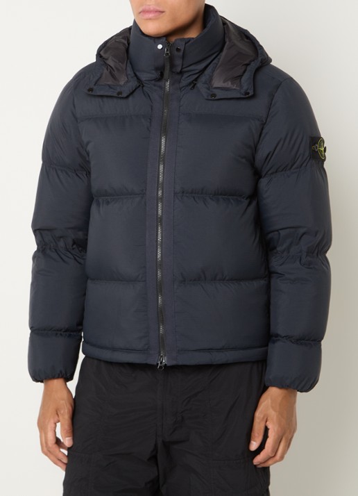 Stone Island S0483 puffer jacket met donsvulling en afneembare capuchon