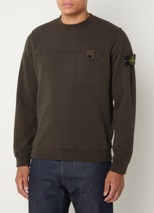 Stone Island S0A20 sweater met logo en borstzak - detail bruin