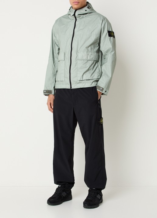 Stone Island S0A21 Jack met capuchon en klepzakken - voorkant 2 lindegroen