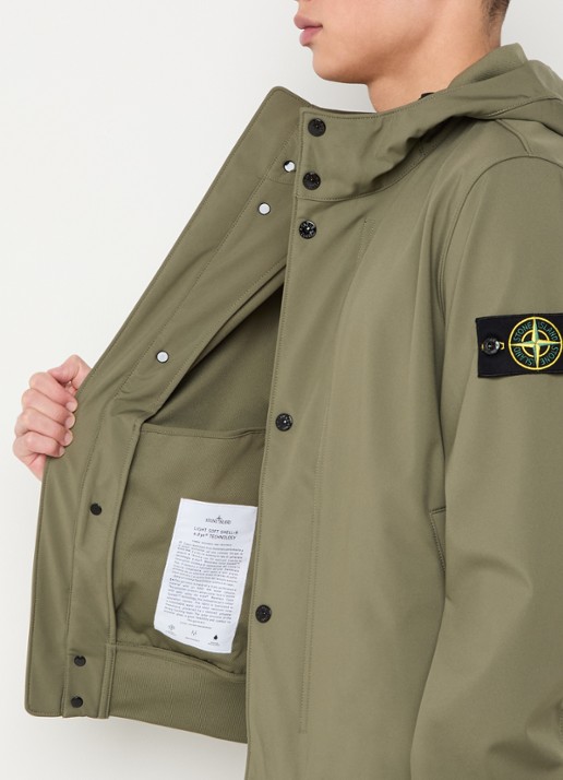 Stone Island S0A22 jack met capuchon en logo - detail 3 mosgroen