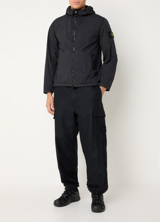 Stone Island S0A23 Jack met capuchon en logo - voorkant 2 zwart