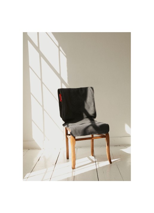 Stoov Big Hug XL Original oplaadbare warmtedeken 45 x 135 cm - voorkant 4 donkergrijs