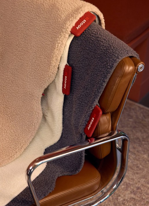 Stoov Big Hug³ stoelverwarmer - voorkant 6 beige