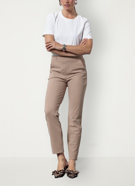 Studio Anneloes Anne high waist slim fit pantalon met steekzakken - voorkant 2 lichtbruin