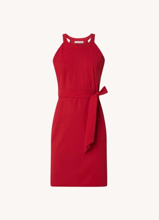 Studio Anneloes Carry mini jurk van travelstof met strikceintuur - voorkant steenrood